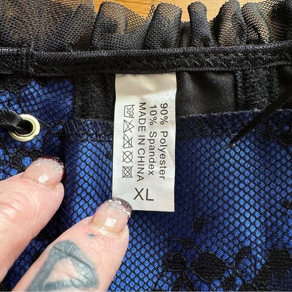 Corset Bustier With Long Lace Sleeves - Picture 4 of 4